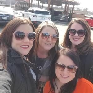 Meet your Posher, Necia